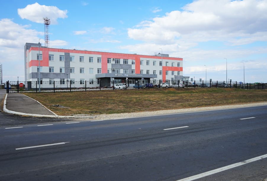 Саратовская область: в Питерском районе обновили дорогу к поликлинике